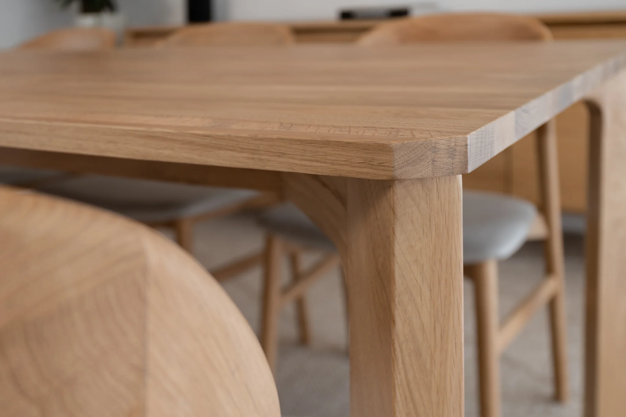 Achilles American Oak Dining Table - Image 6