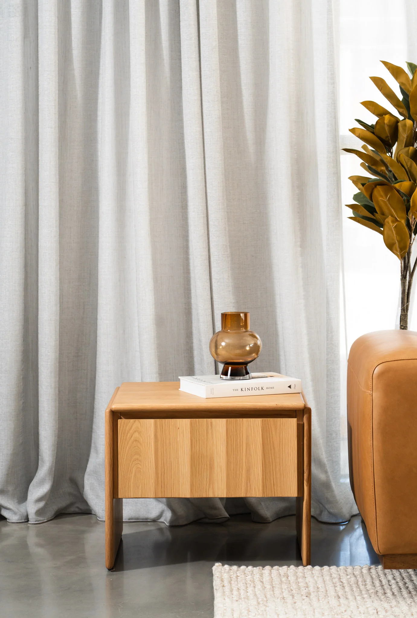 Brooklyn American Oak Side & Lamp Table - Image 2