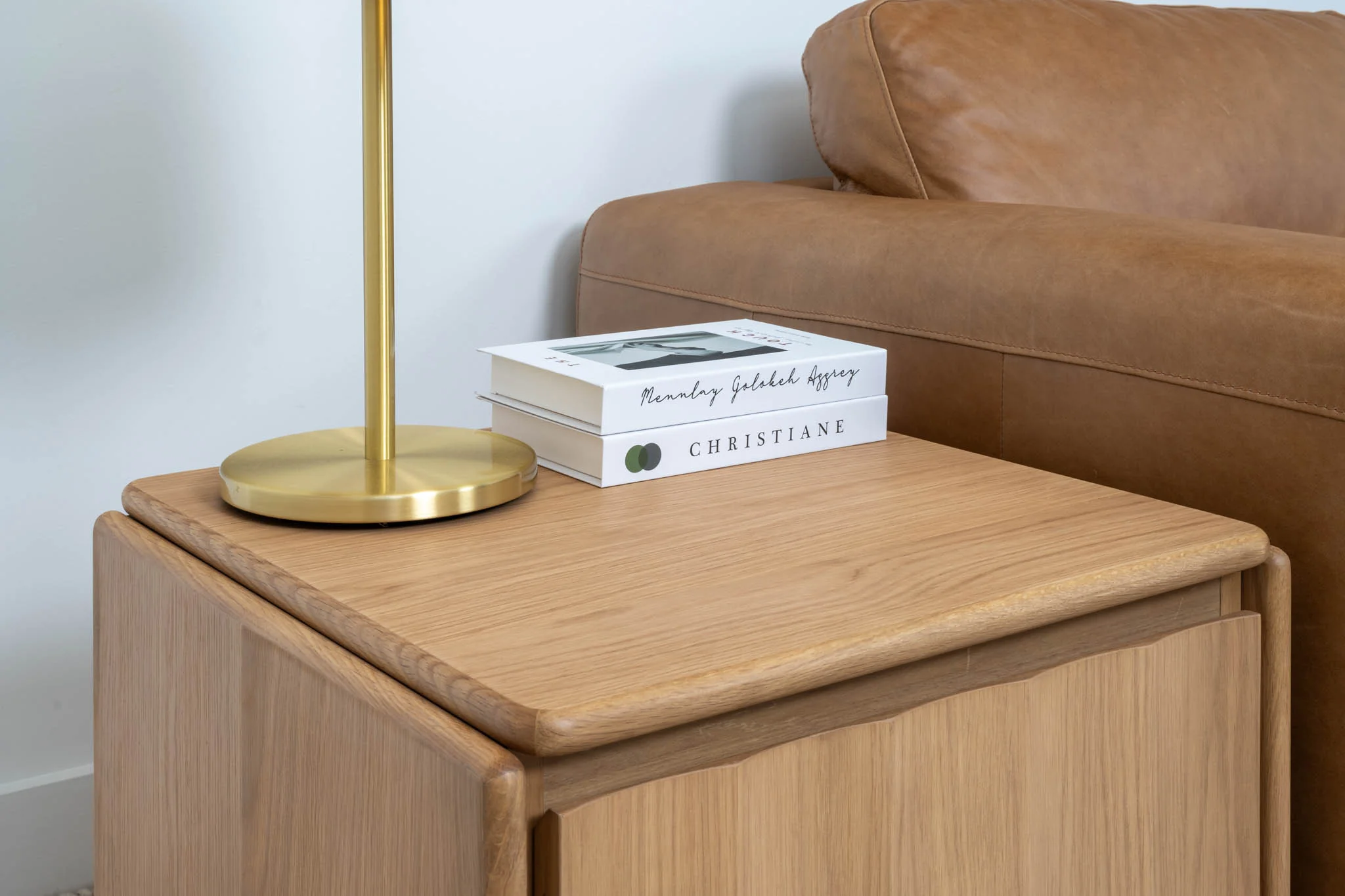 Brooklyn American Oak Side & Lamp Table - Image 8