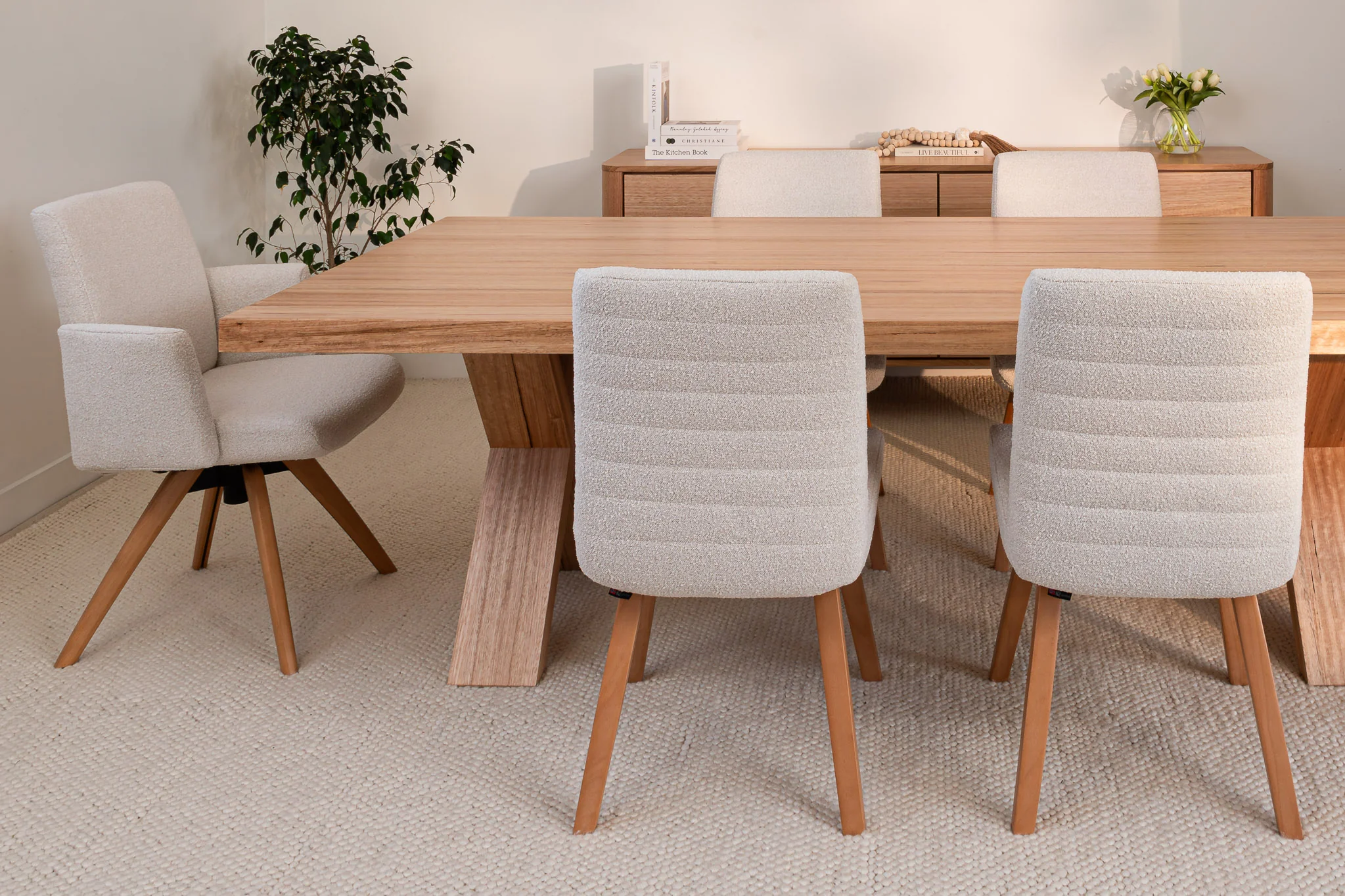 Axl Vic Ash Feature Grade Dining Table - Image 12