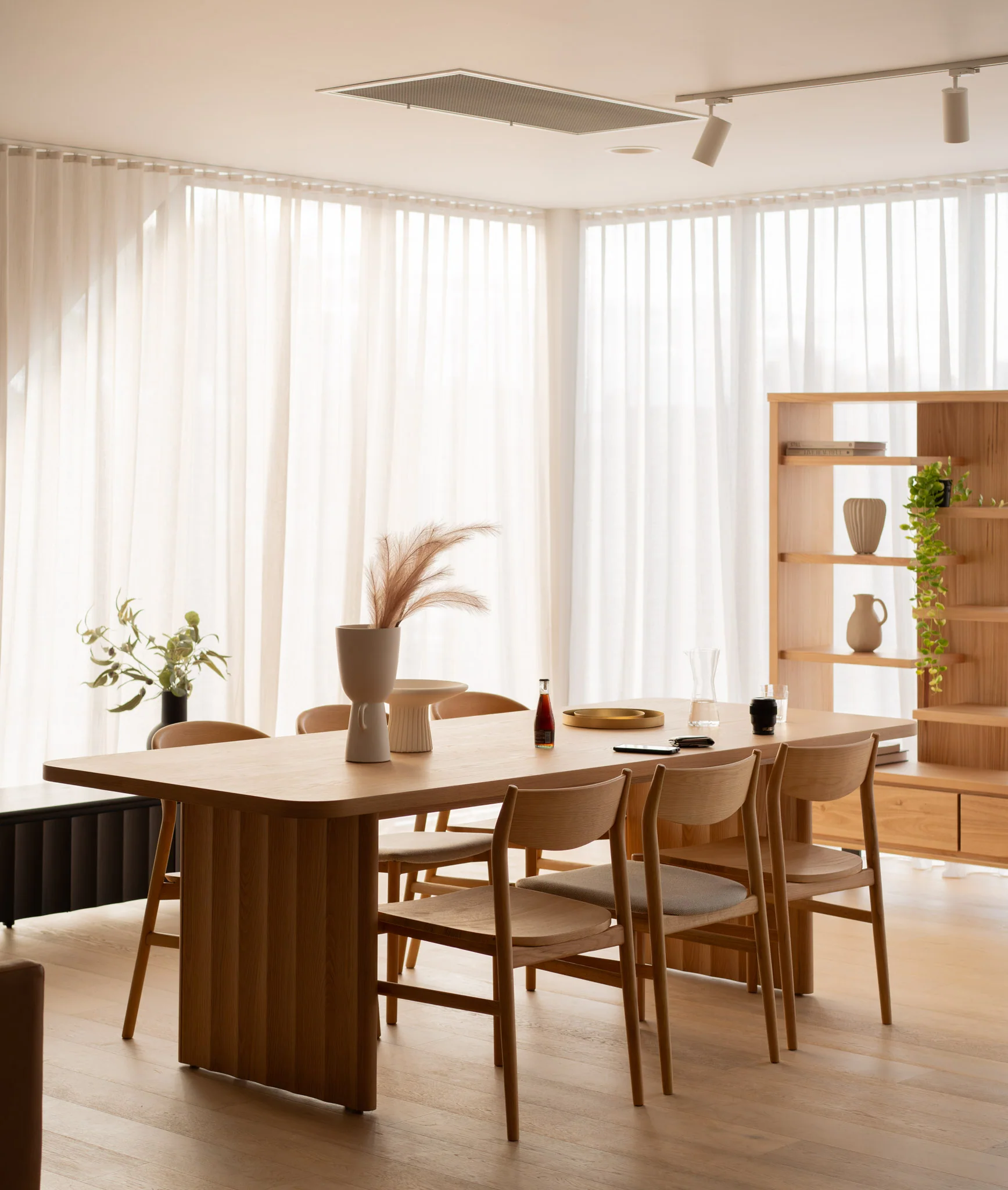 Brooklyn American Oak Dining Table - Image 12