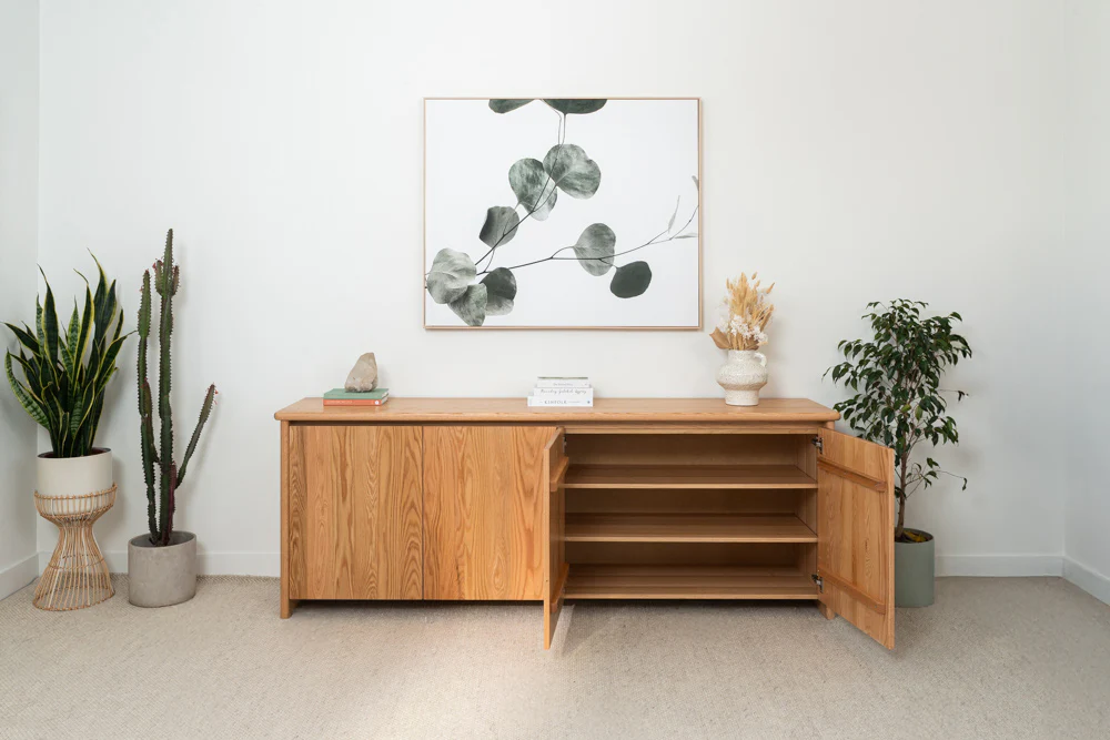 Layla American Oak Sideboard & Buffet - Image 4