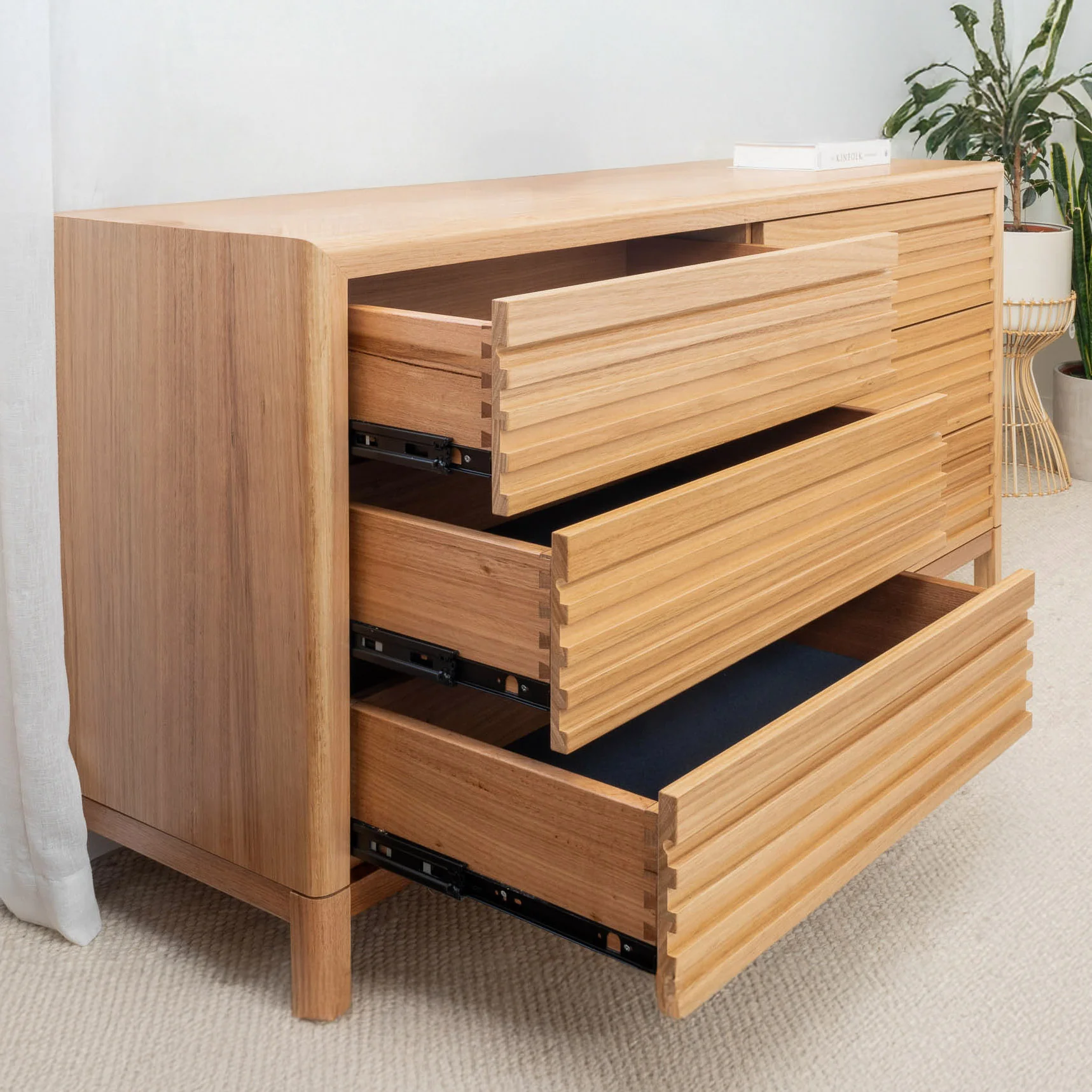 Luna Tasmanian Oak Signature Dresser - Image 2