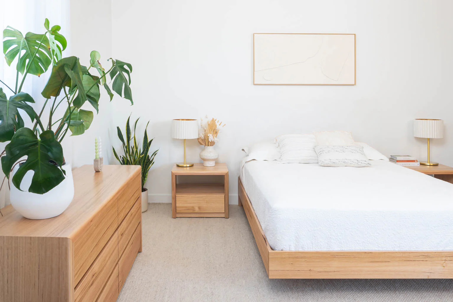 Yakka Base Tasmanian Oak Feature Grade Bed Frame - Image 3