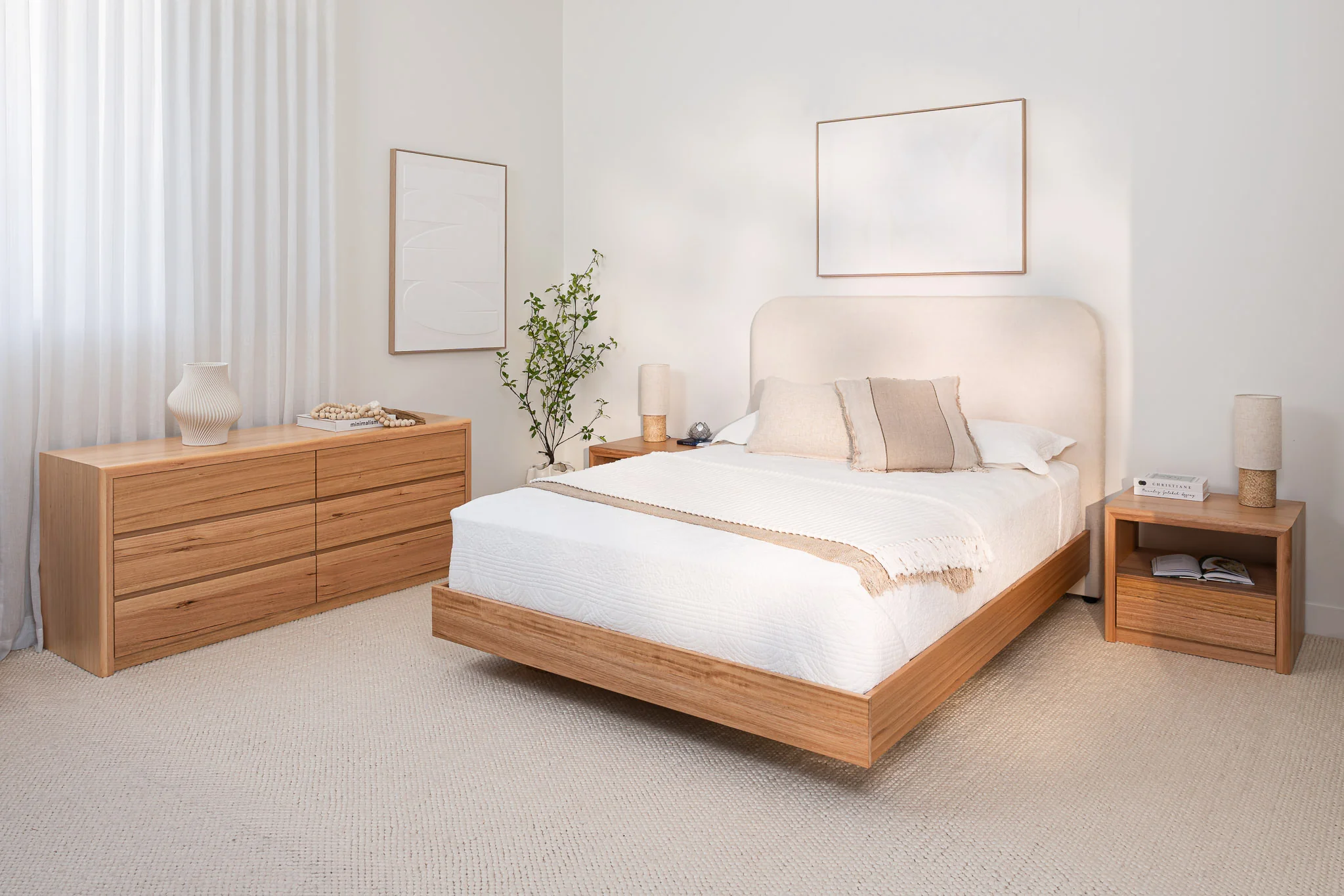 Yakka Curve Tasmanian Oak Feature Grade Bed Frame - Image 2