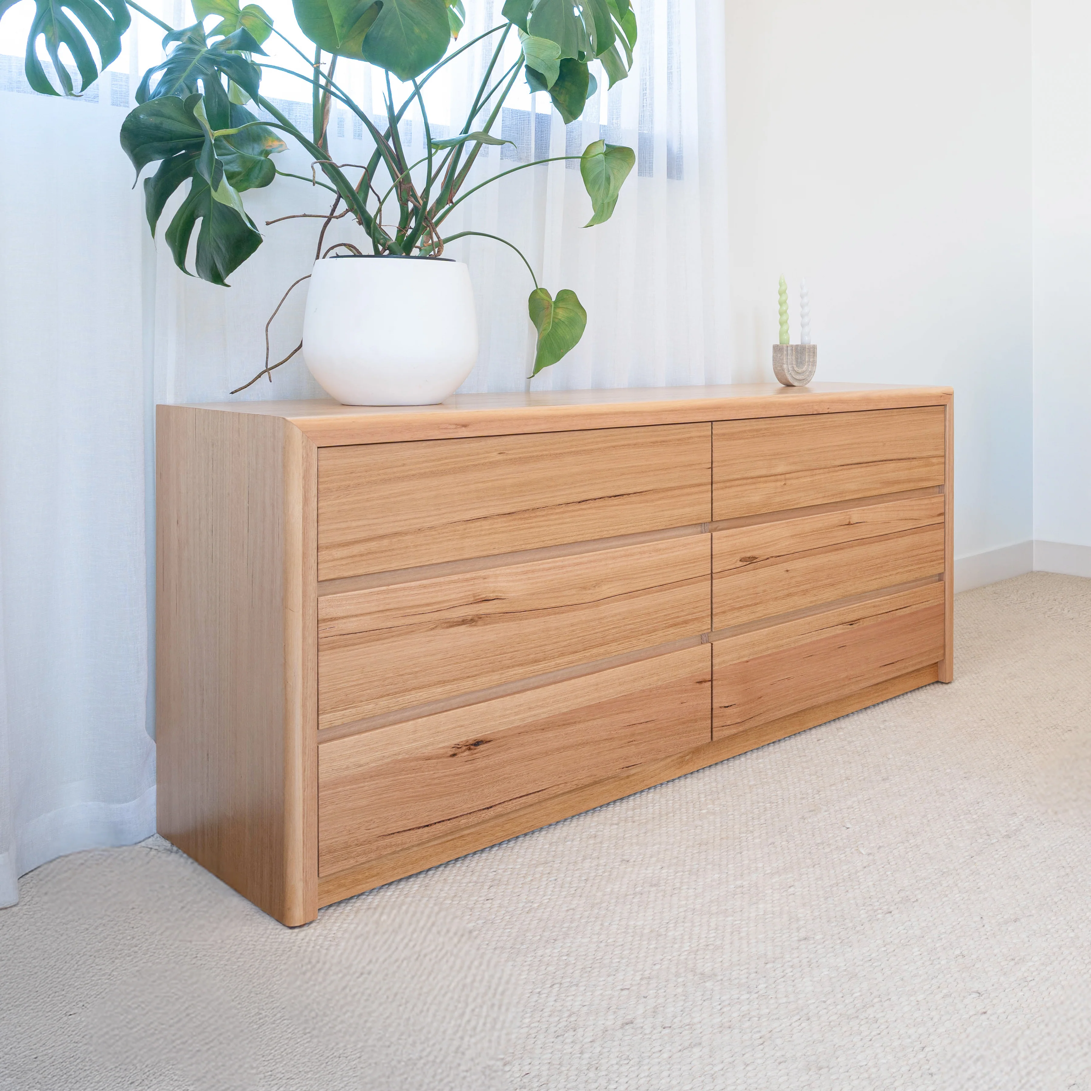 Yakka Tasmanian Oak Feature Grade Dresser