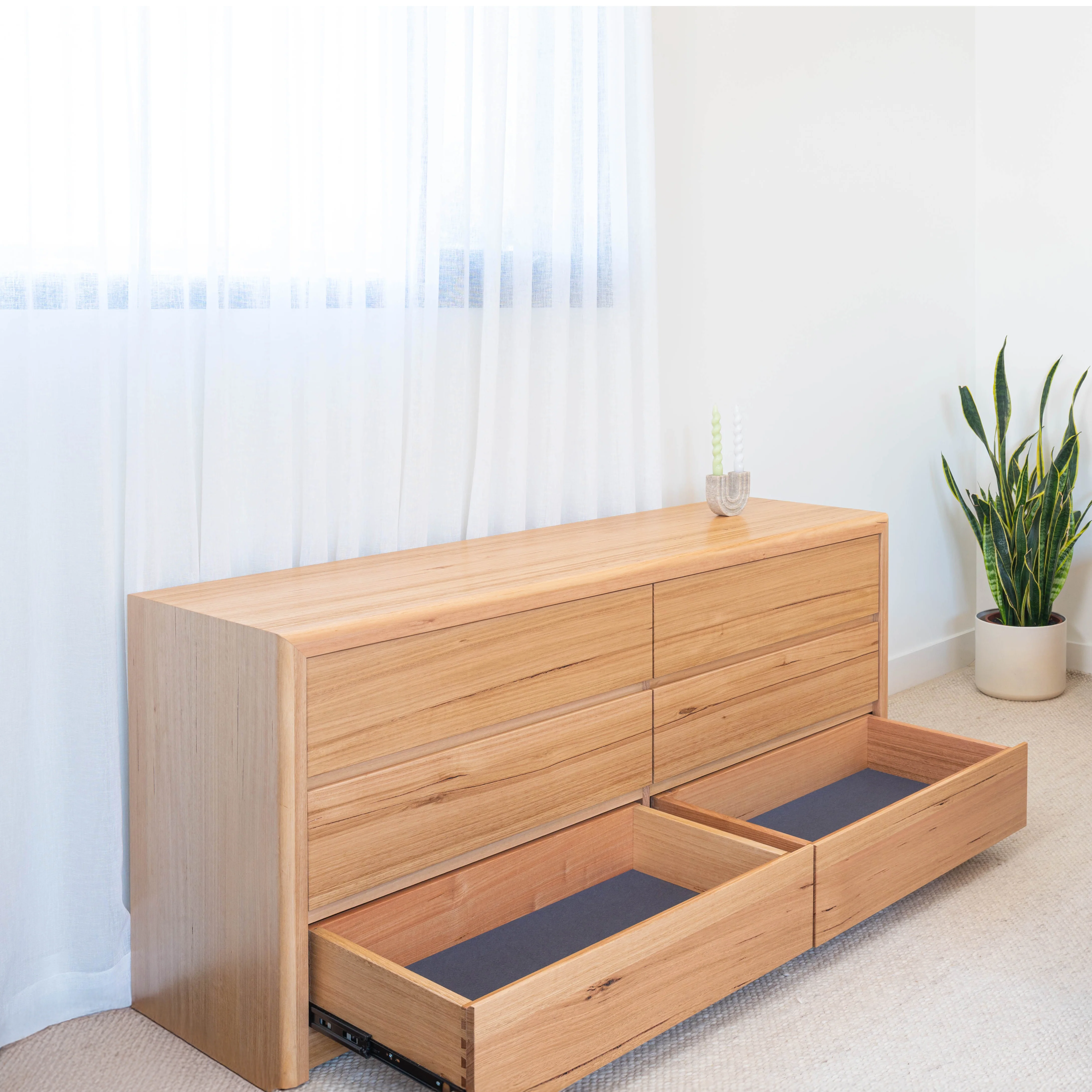 Yakka Tasmanian Oak Feature Grade Dresser - Image 2