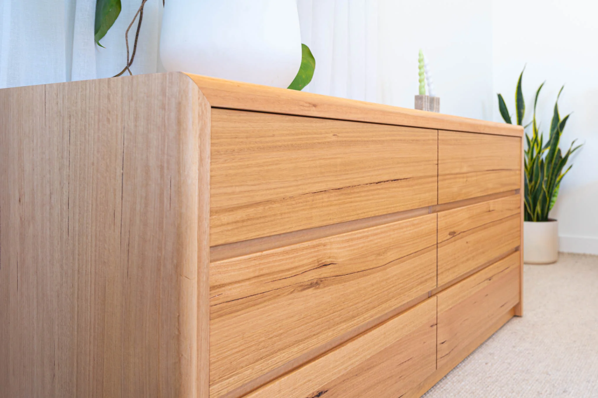 Yakka Tasmanian Oak Feature Grade Dresser - Image 3