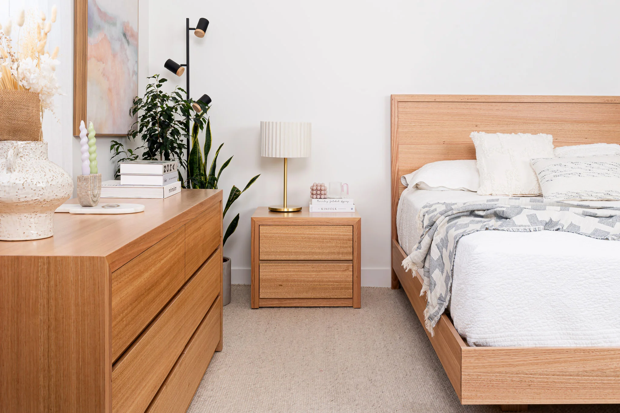 Yakka Tasmanian Oak Signature Bed Frame - Image 8