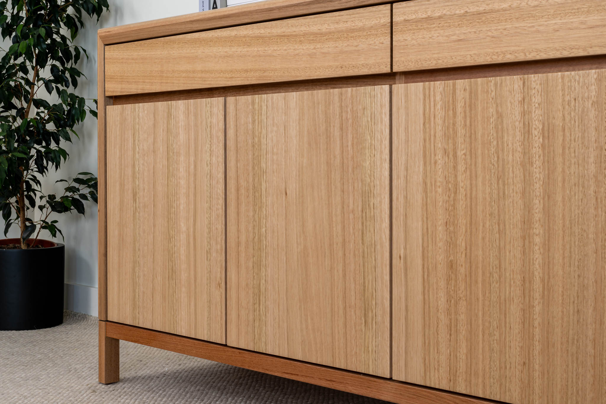 Yakka Tasmanian Oak Signature Sideboard & Buffet - Image 14