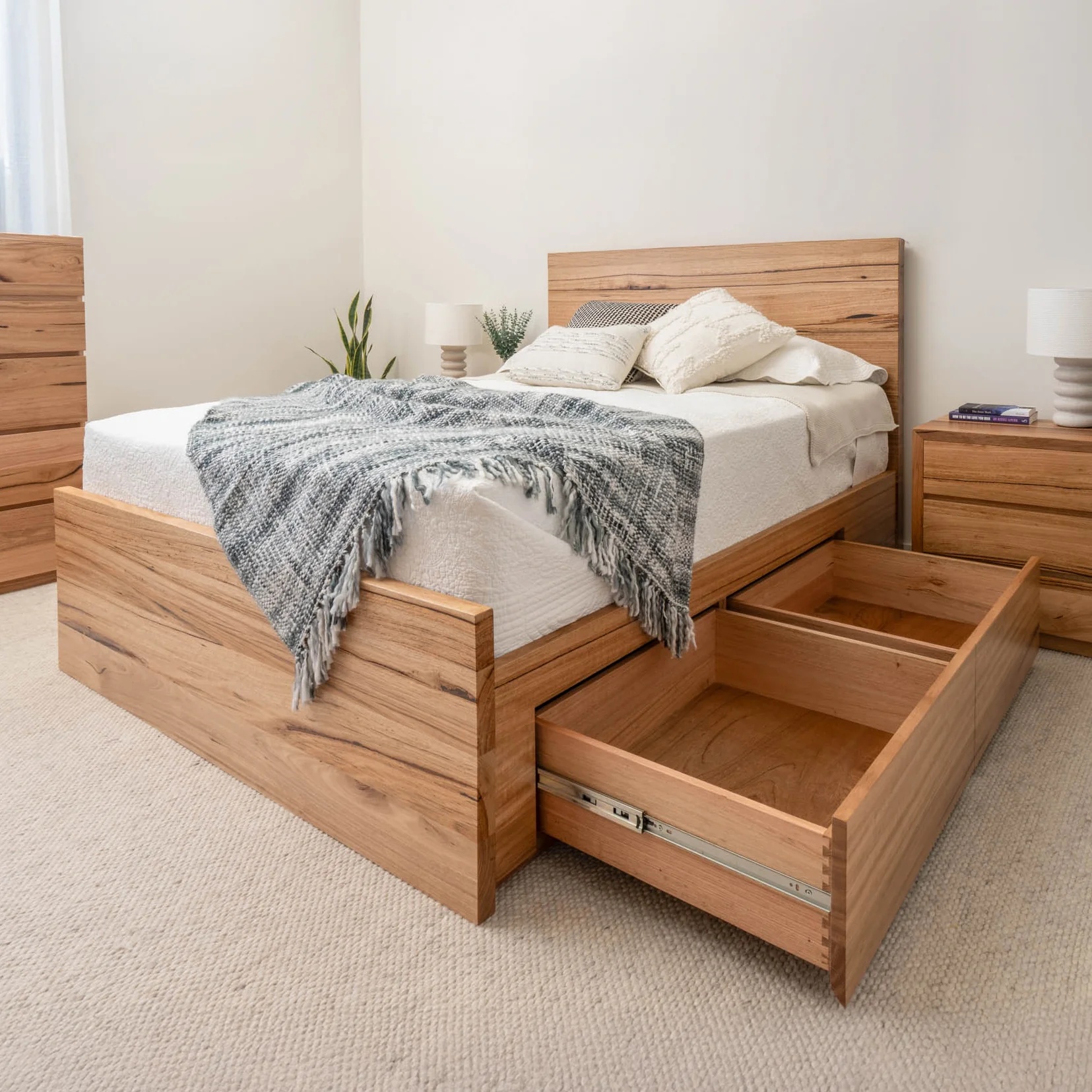 York 4 Drawer Messmate Bed Frame - Image 2